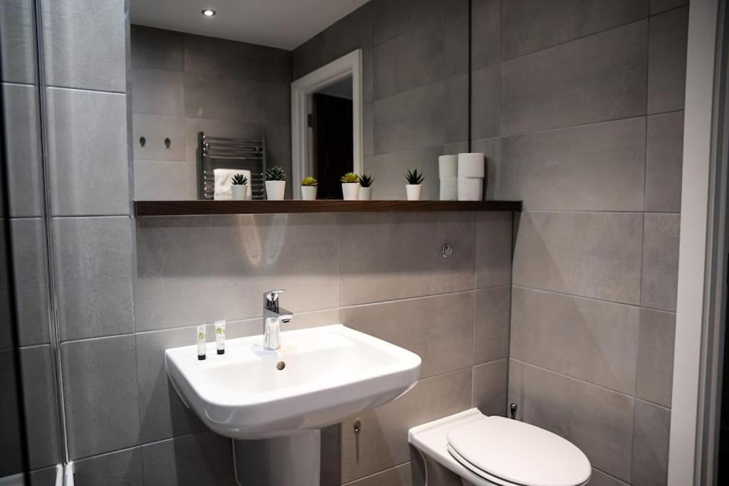 מנצ'סטר Modern 2 Bedroom Apartment - City Centre - Parking מראה חיצוני תמונה