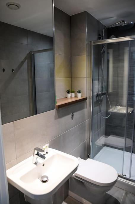 מנצ'סטר Modern 2 Bedroom Apartment - City Centre - Parking מראה חיצוני תמונה